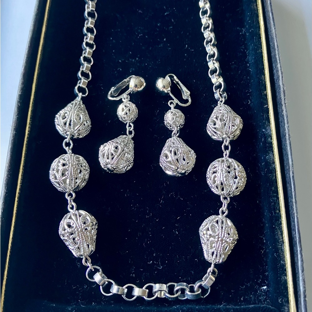 Beautiful Signed Vintage Hobe Filigree Necklace